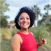 Soy de Mendoza, Argentina, tierra del sol y del buen vino!
Clases 100% remoto en español orientadas a Turismo y Hotelería a lo cual me dedico hace 10 años en Brasil y Argentina. 
Orientado a mayores de 18 años.